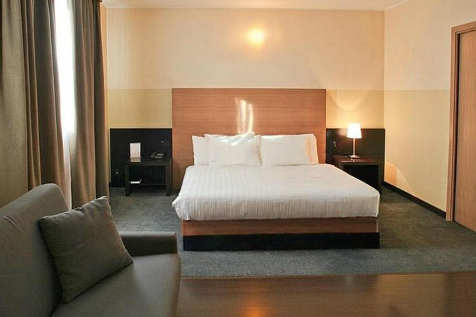 B&B Hotel Milano Cologno Studios Cologno Monzese Kültér fotó