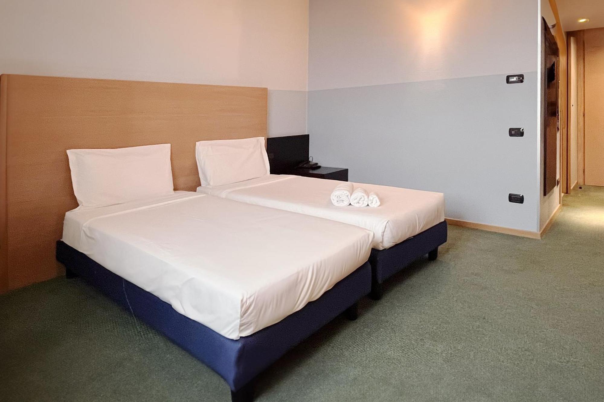 B&B Hotel Milano Cologno Studios Cologno Monzese Kültér fotó