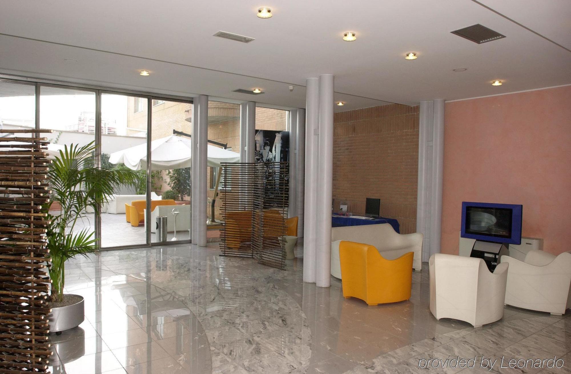 B&B Hotel Milano Cologno Studios Cologno Monzese Beltér fotó