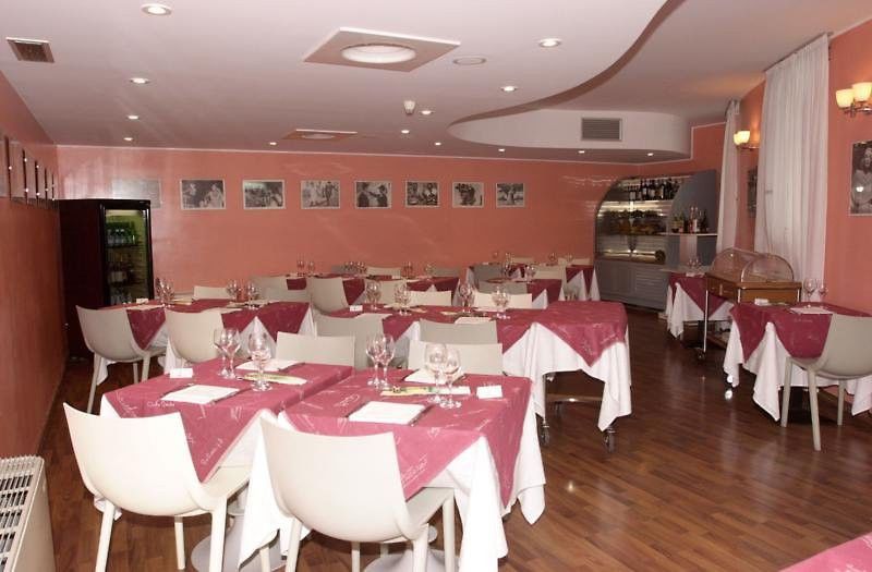 B&B Hotel Milano Cologno Studios Cologno Monzese Étterem fotó
