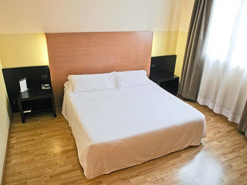 B&B Hotel Milano Cologno Studios Cologno Monzese Kültér fotó