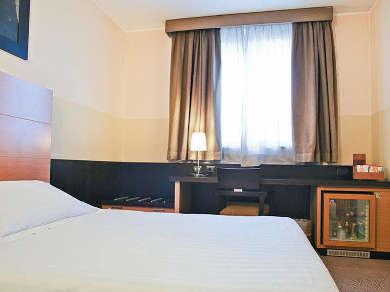 B&B Hotel Milano Cologno Studios Cologno Monzese Kültér fotó