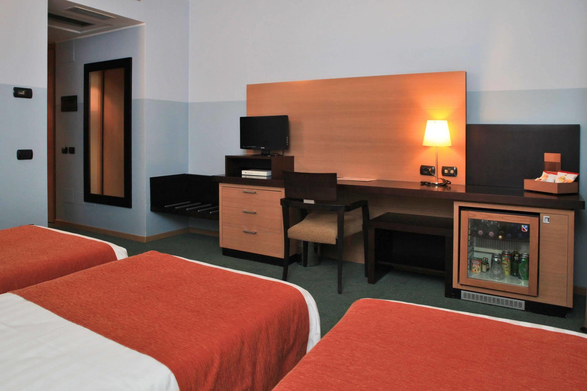 B&B Hotel Milano Cologno Studios Cologno Monzese Kültér fotó